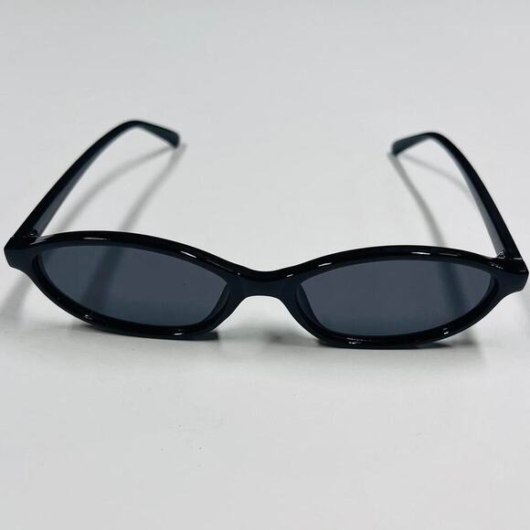 Vintage unique retro style black oval rounded cat eye sunglasses - Picture 1 of 6